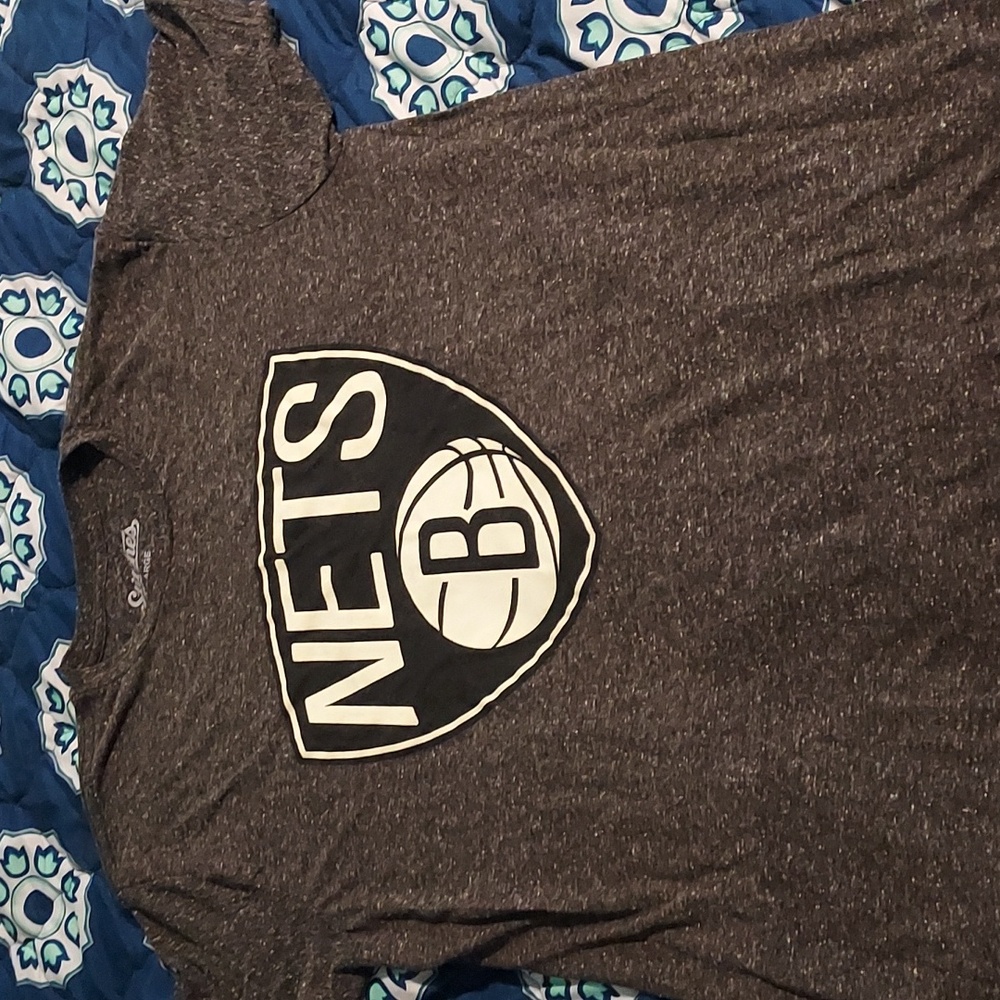Nets Basketball men's tee Large